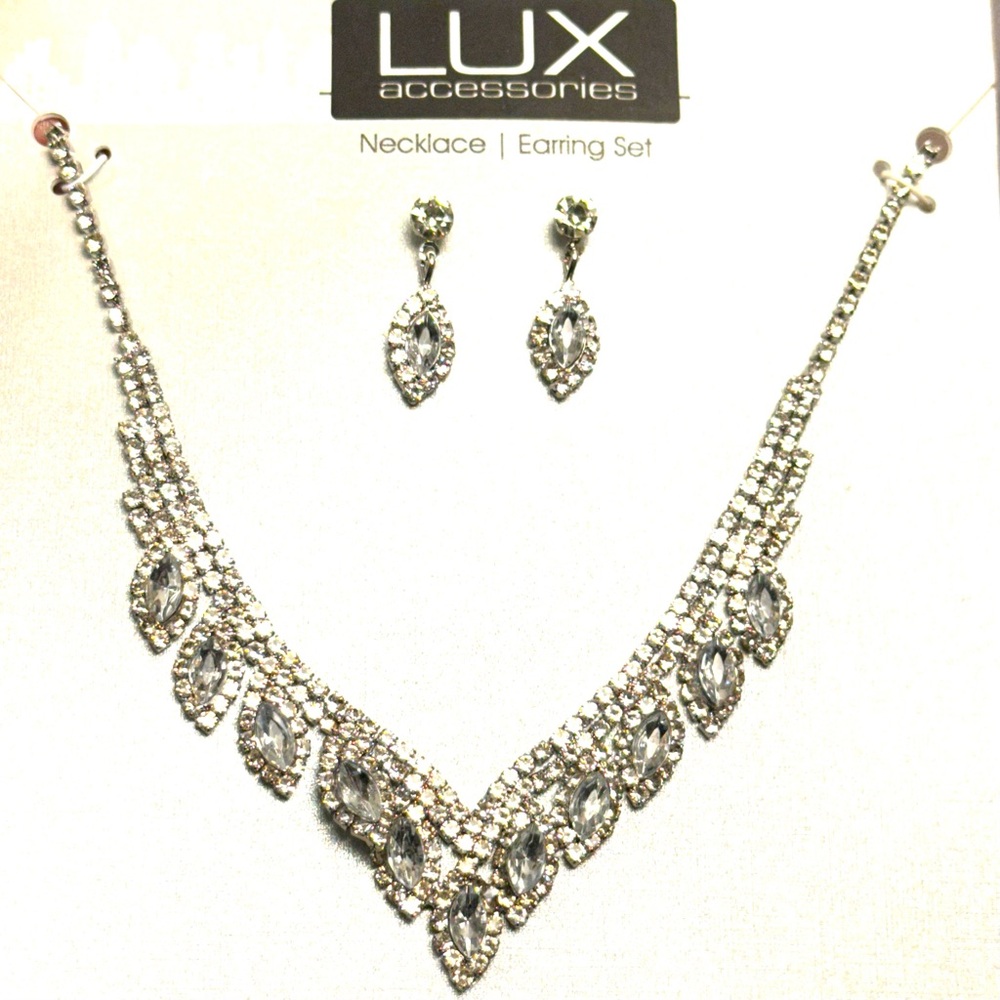 Silver tone Necklace Dangle Earring Jewelry Set Sparkly Rhinestones